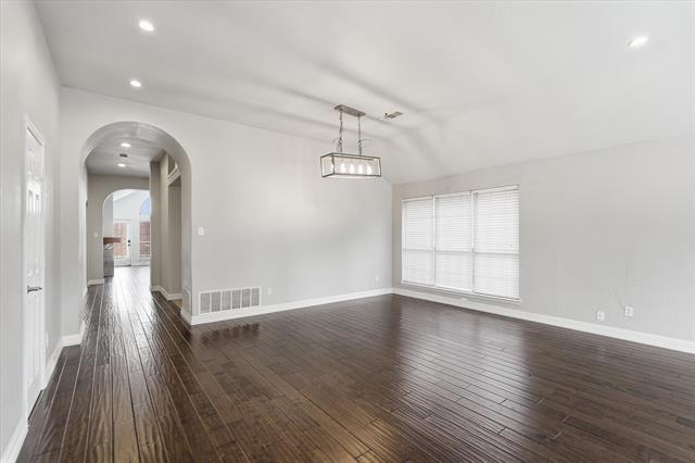 Building Photo - 2661 Redcedar Dr