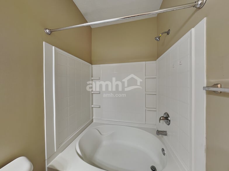 Building Photo - 11723 Rossmore Dr