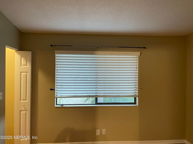 Building Photo - 7701 Baymeadows Cir W