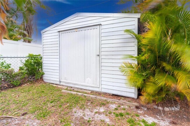 Building Photo - 3314 Island Date Cir