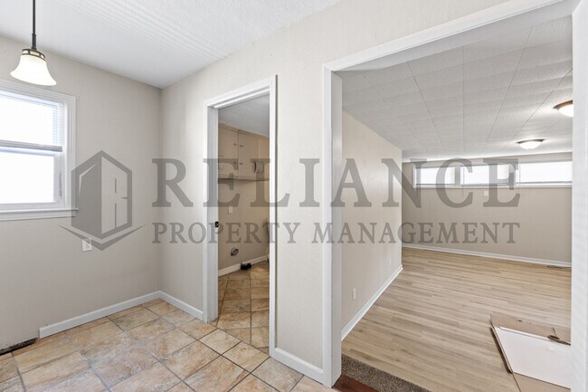 Building Photo - 3332 S Downtain St