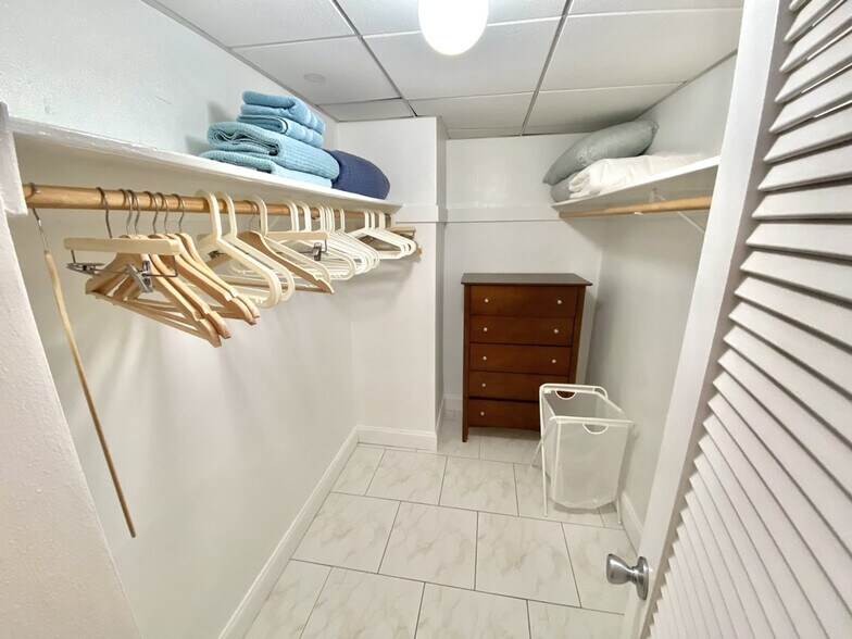 Building Photo - 9 Seacrest Pkwy