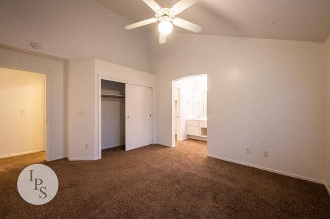 Building Photo - 2188 E Pinedale Ave