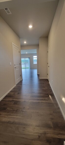 Building Photo - 1152 SW Pendleton Way