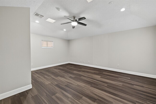 Building Photo - 7735 Teal Run Dr