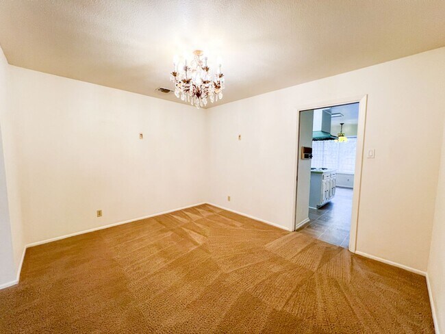 Building Photo - 11103 Whisper Hollow