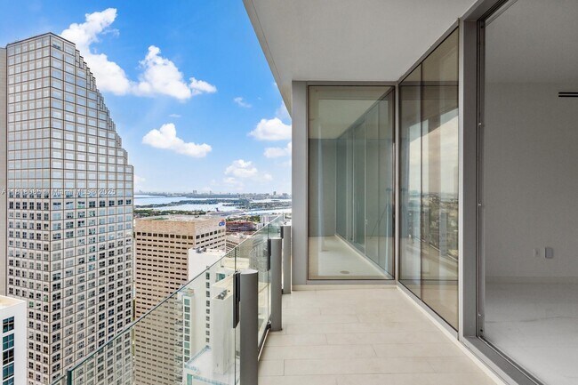 Building Photo - 300 Biscayne Blvd Way