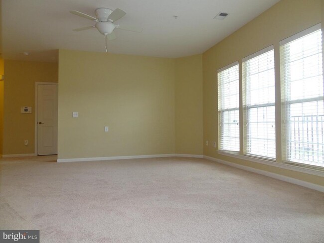 Building Photo - 7557 Stoney Run Dr