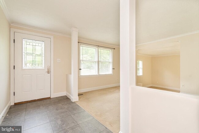 Building Photo - 60 Killdeer Ave
