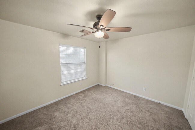 Building Photo - Beautiful 5-Bedroom Home in Schertz - Realtor Commission: $750