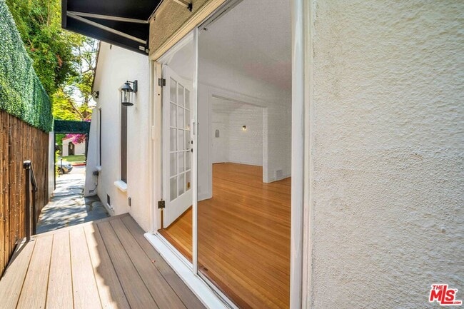 Building Photo - 223 N Almont Dr