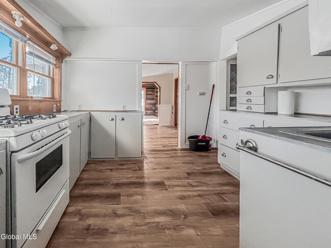 Building Photo - 196 Luzerne Rd