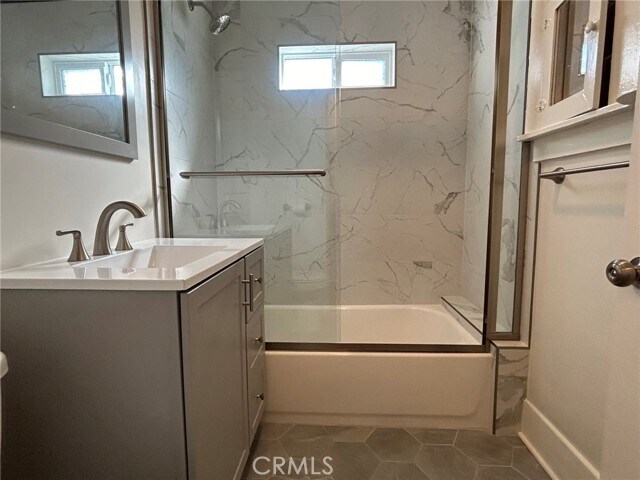 Building Photo - 246 W 4th St