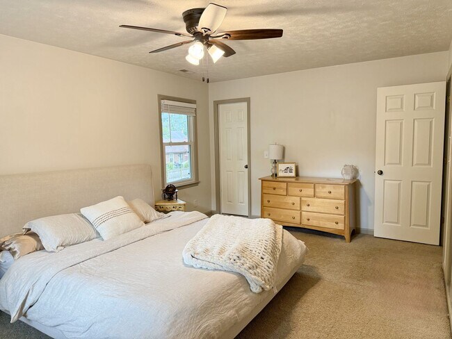 Building Photo - 405 Andros Dr