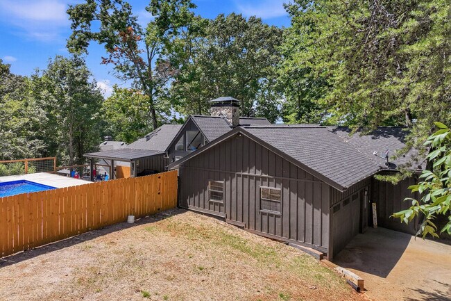 Building Photo - 4225 Twin Rivers Dr