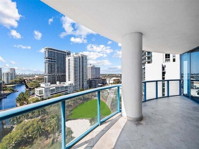 Building Photo - 333 Las Olas Way