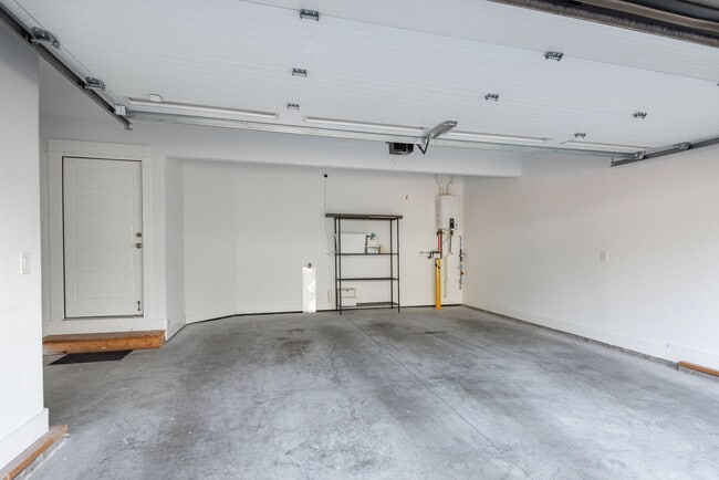 Building Photo - 7008 Westside Cir