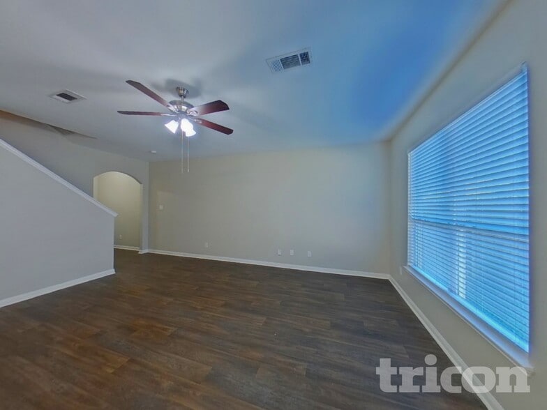 Building Photo - 2046 Sweet Lilac Dr