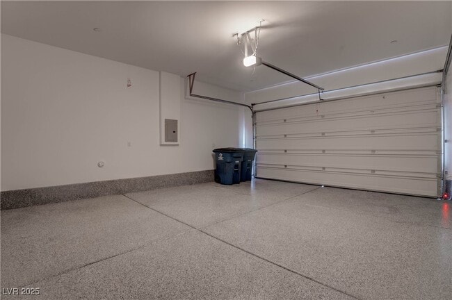 Building Photo - 5730 Sky Pointe Dr