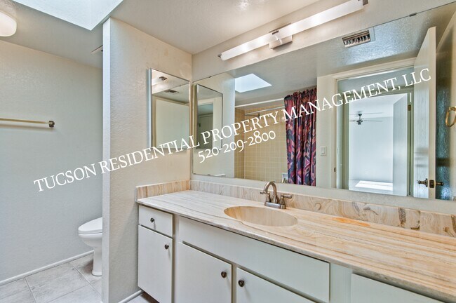 Building Photo - 5084 N Camino Del Lazo
