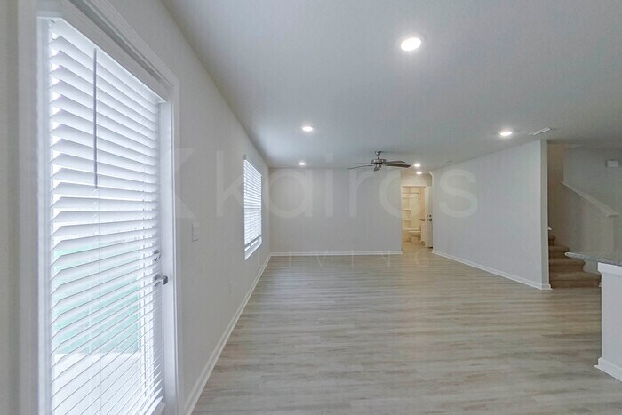 Building Photo - 412 Monarch Ln