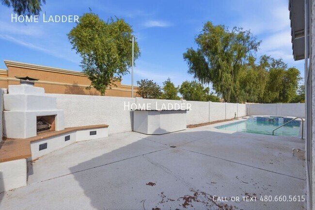 Building Photo - 5080 S McClelland Dr