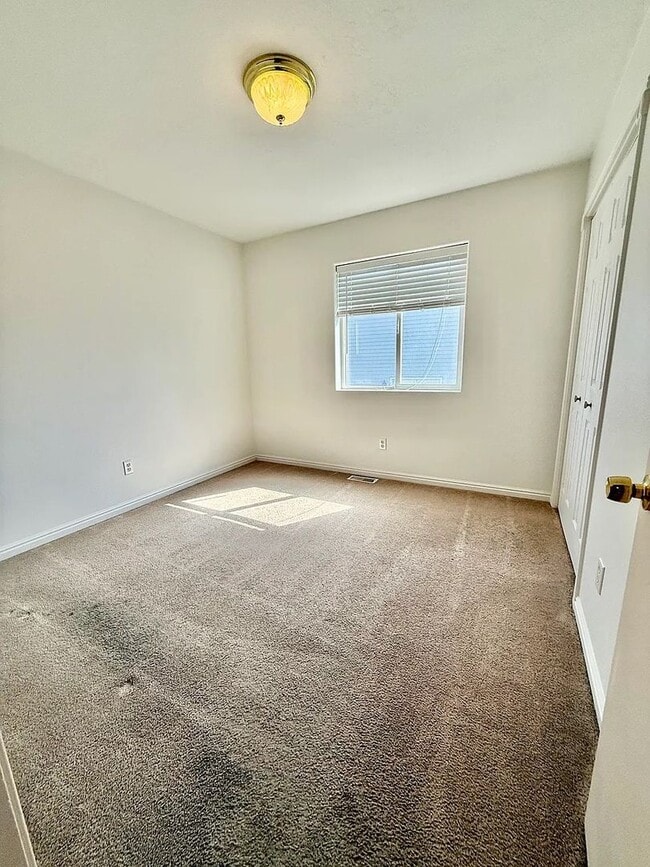 Building Photo - 1639 Roy St