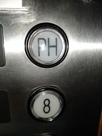 Building Photo - Amazing Penthouse 2 Bedroom 2 Bath With Mo...
