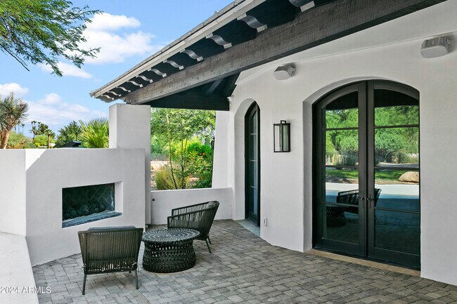 Building Photo - 6732 E San Juan Ave