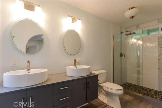 Building Photo - 25075 Sanoria St