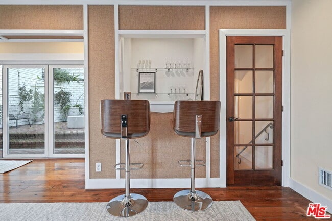 Building Photo - 1531 Marmont Ave