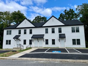 Building Photo - 40 Longfellow Dr
