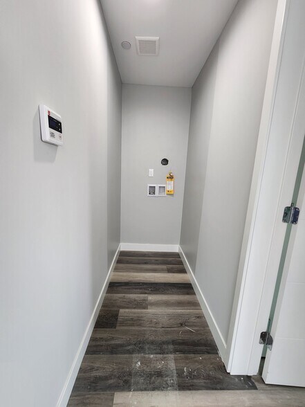 Building Photo - 2406 Hauser Blvd