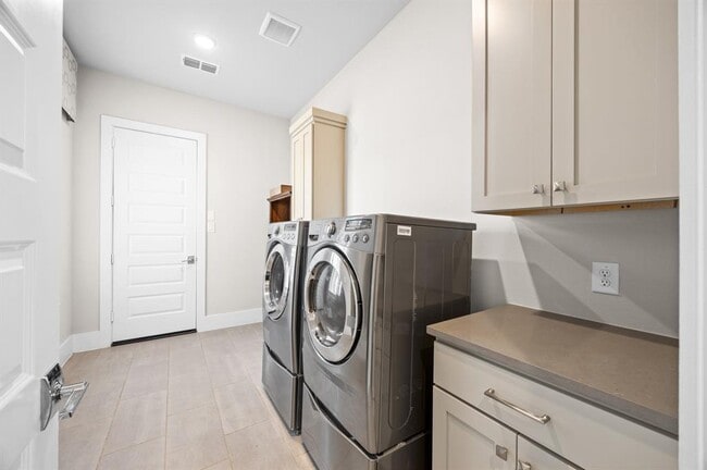 Building Photo - 27927 Indigo Ridge Dr
