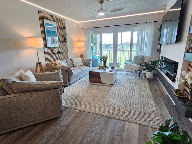 Building Photo - Gorgeous Seasonal Short-Term 2 Bedroom 2 Bathroom 2nd Floor Condo with Golf Transfer at Farmingto...