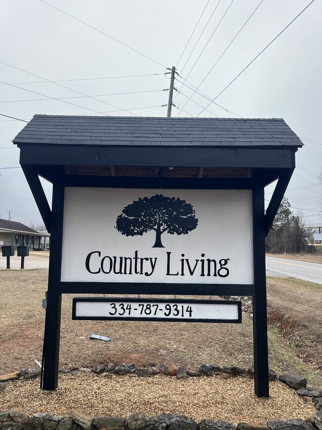 Building Photo - 1518 Lee County Rd 270