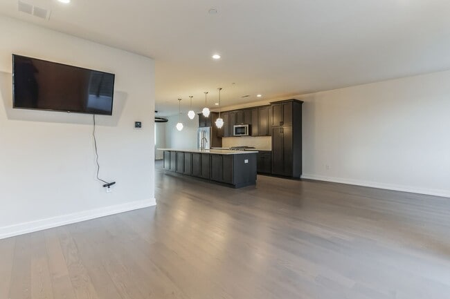 Building Photo - Stunning Carriage Home in the King of Prussia Town Center