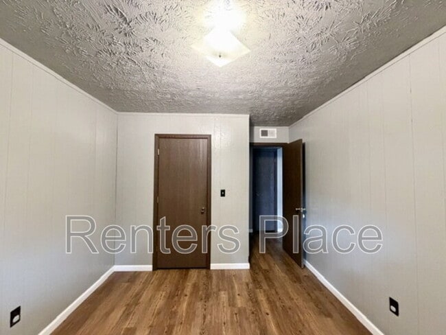 Building Photo - 812 S Adair St