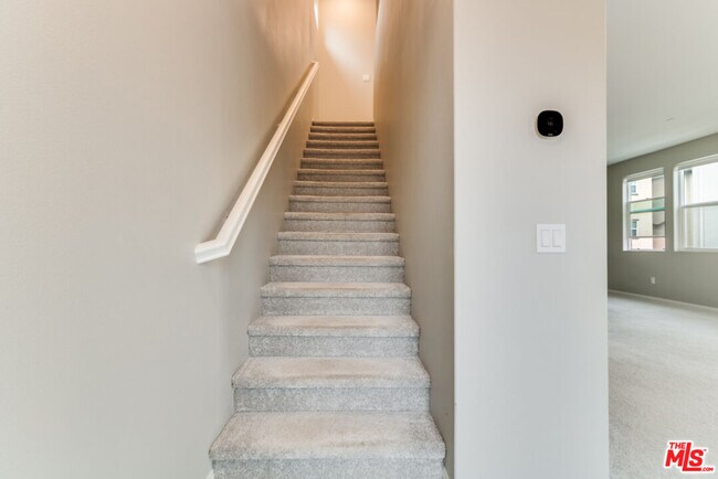 Building Photo - 713 Daniel Freeman Cir