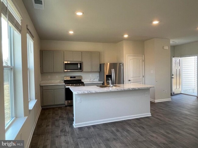Building Photo - 95 Filbert Dr