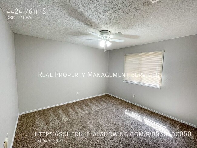 Building Photo - Large 3/2 in Quaker Heights