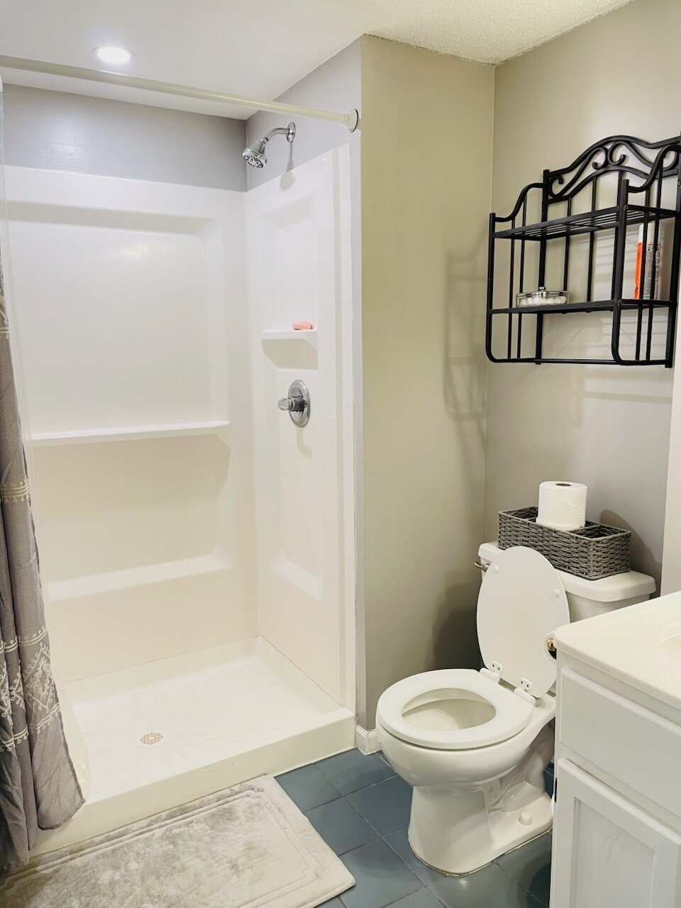 Lower Bathroom - 16133 Logarto Ln