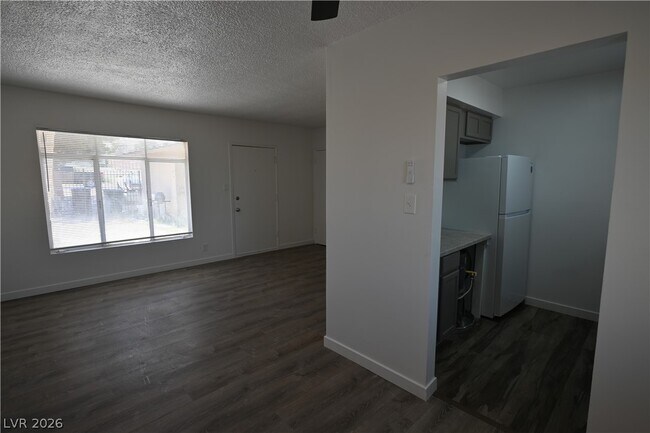 Building Photo - 378 N 13th St