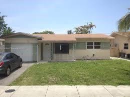 Primary Photo - 3770 NE 16th Ave