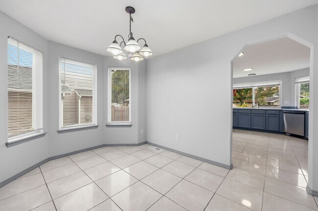 Building Photo - 6748 3rd Way SE