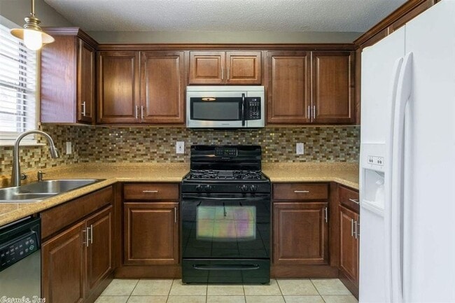 Building Photo - 37 Wolverine Dr