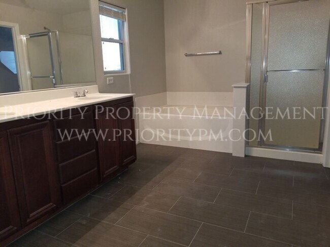 Building Photo - ~~BEAUTIFUL ALIANTE HOME!  3 Bed ~ 1600+ S...
