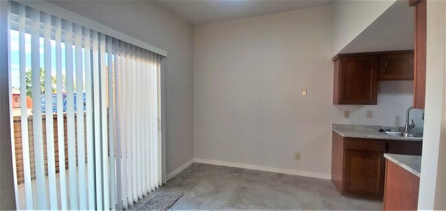 Building Photo - 2909 Beachcomber Dr