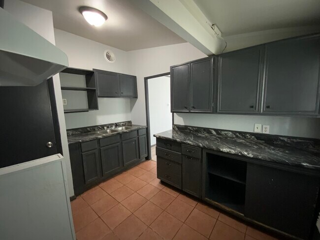 Building Photo - 411 N Beard St