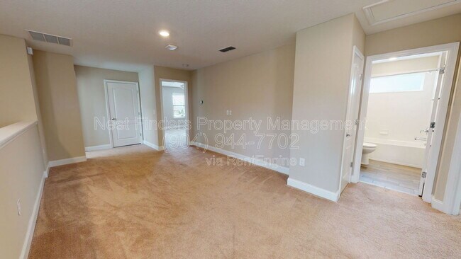 Building Photo - 201 Silver Creek Pl